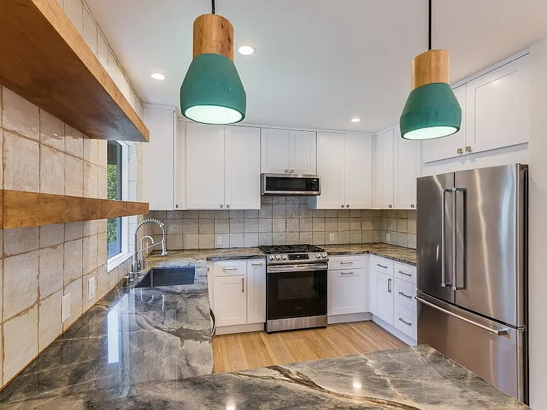 10385 Ilona Ave — Photo 15