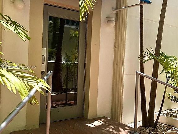 3rd image of 345 Collins Ave APT 2