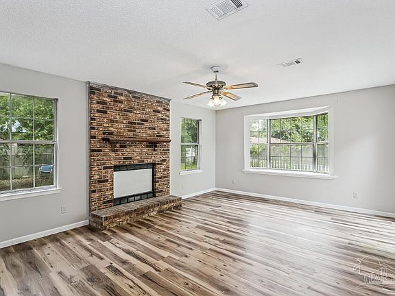 4th image of 778 Deedra Ave
