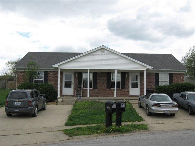 1st image of 220 Poplar A & B Cir
