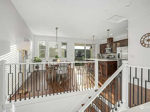 4th image of 2507 NE Mulberry Walk