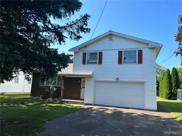 6516 Ralph Ct, Niagara Falls, NY 14304