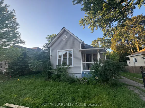390 George St, Sarnia, ON N7T 4P7