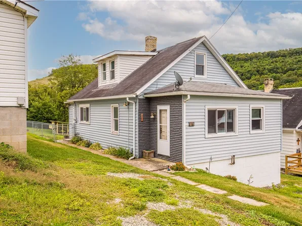 118 1st St, Hollsopple, PA 15935