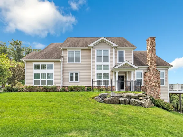 25 Hunting Ridge Lane #25, Bethel, CT 06801