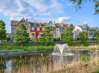 1058 Bartholdi Ct, Carol Stream, IL 60188