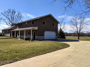 226 Park Dr, Milford, IL 60953