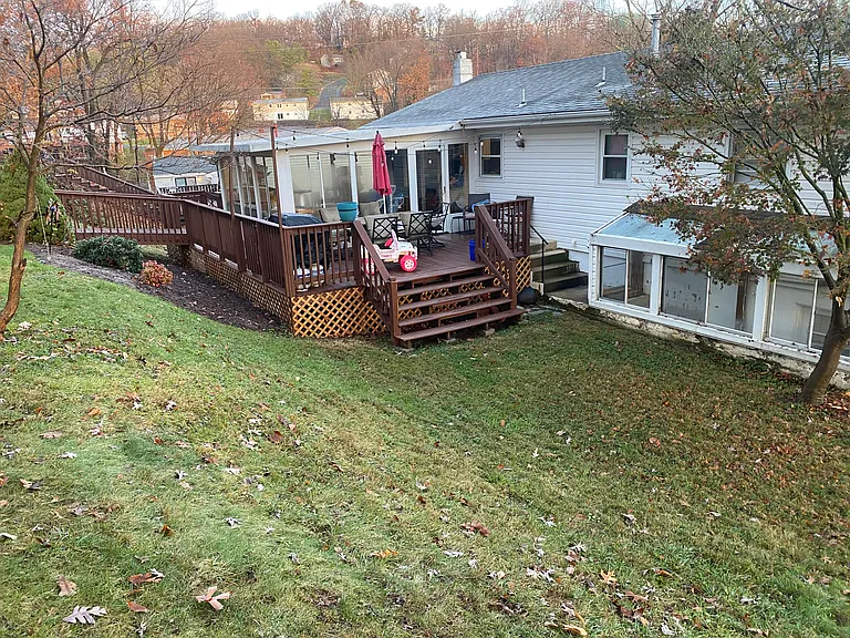 605 David St — Photo 25