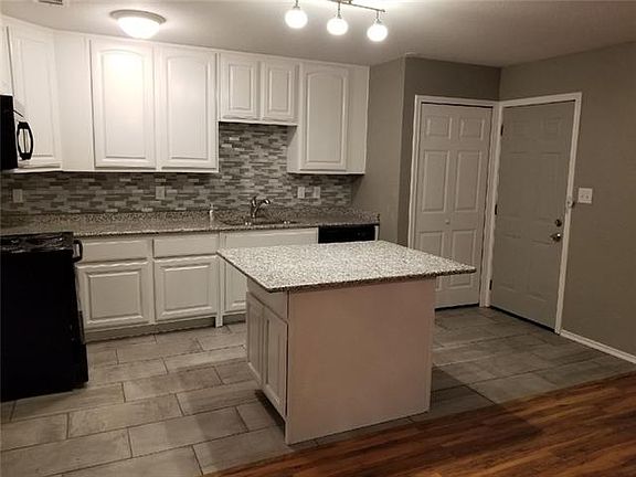 3rd image of 3825 Plymouth Dr