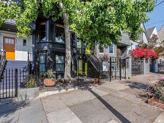 2nd image of 472 1/2 Noe St