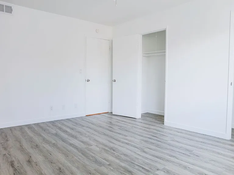 2709 S Baker St — Photo 15