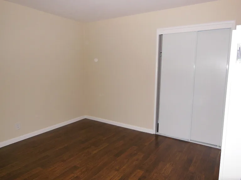 485 Redwood Ave — Photo 7