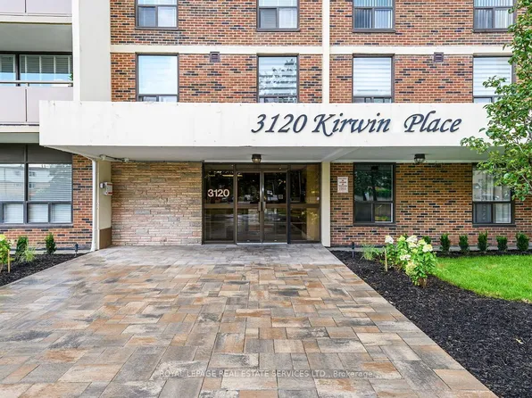 3120 Kirwin Ave #1109, Mississauga, ON L5A 3R2