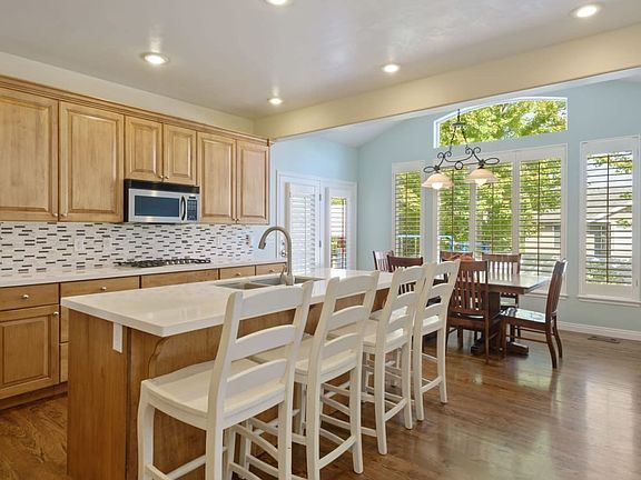2nd image of 2083 E Eldon Way