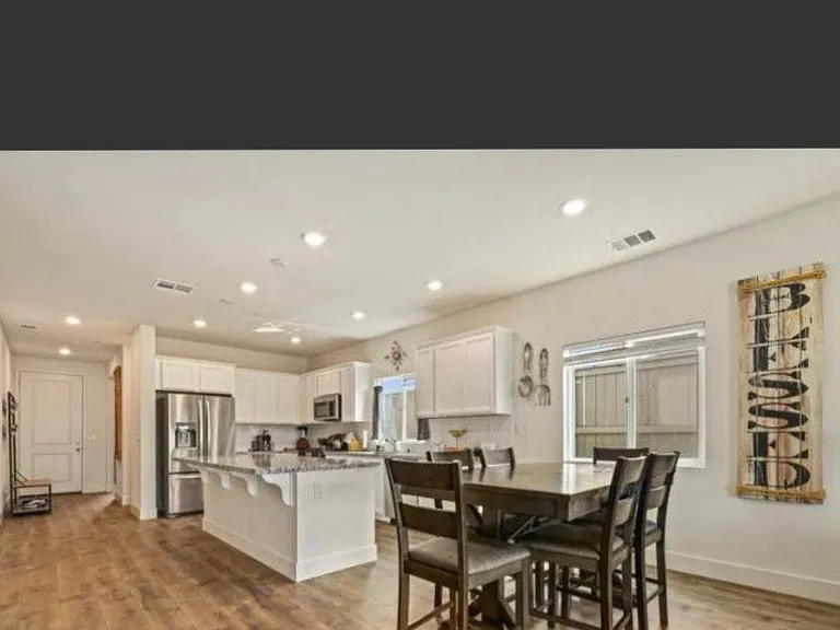 1704 Ball Dr — Photo 2