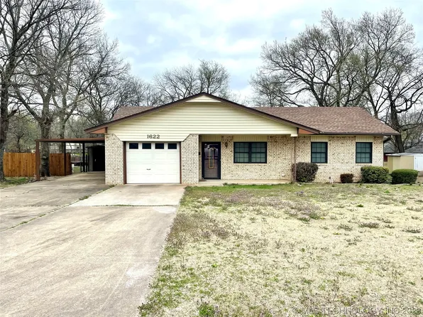 1622 Red Bud Dr, Sulphur, OK 73086