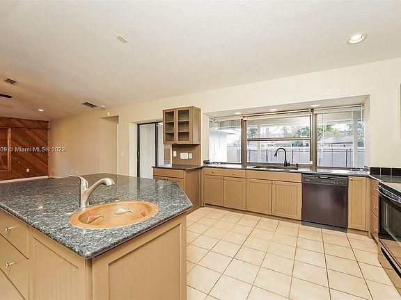 4th image of 2373 SW Fern Cir