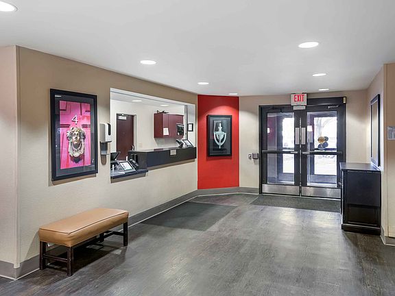 Lobby and Guest Check-in