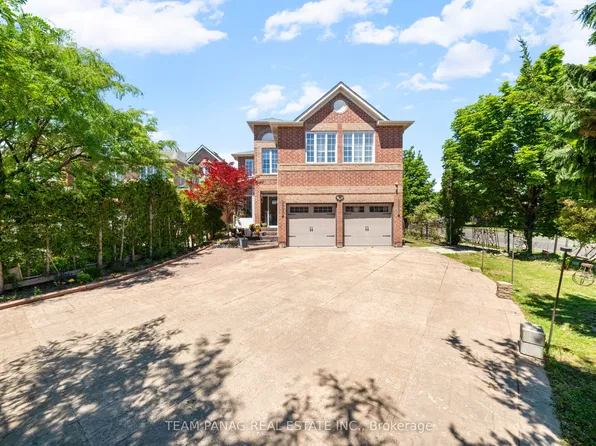 8 Shallimar Ct, Brampton, ON L6X 4N2