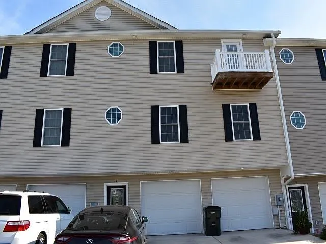 5 Kimberley St #1