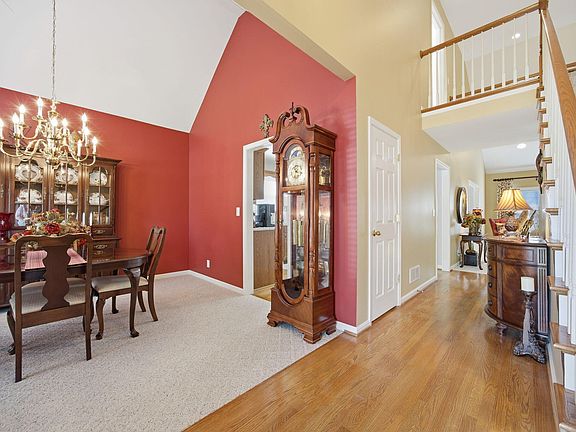 4th image of 5207 Pavilion Way