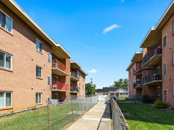 5344 C St SE #303, Washington, DC 20019