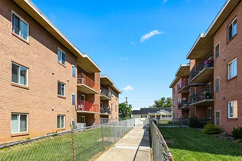 5344 C St SE #303 Photo 1