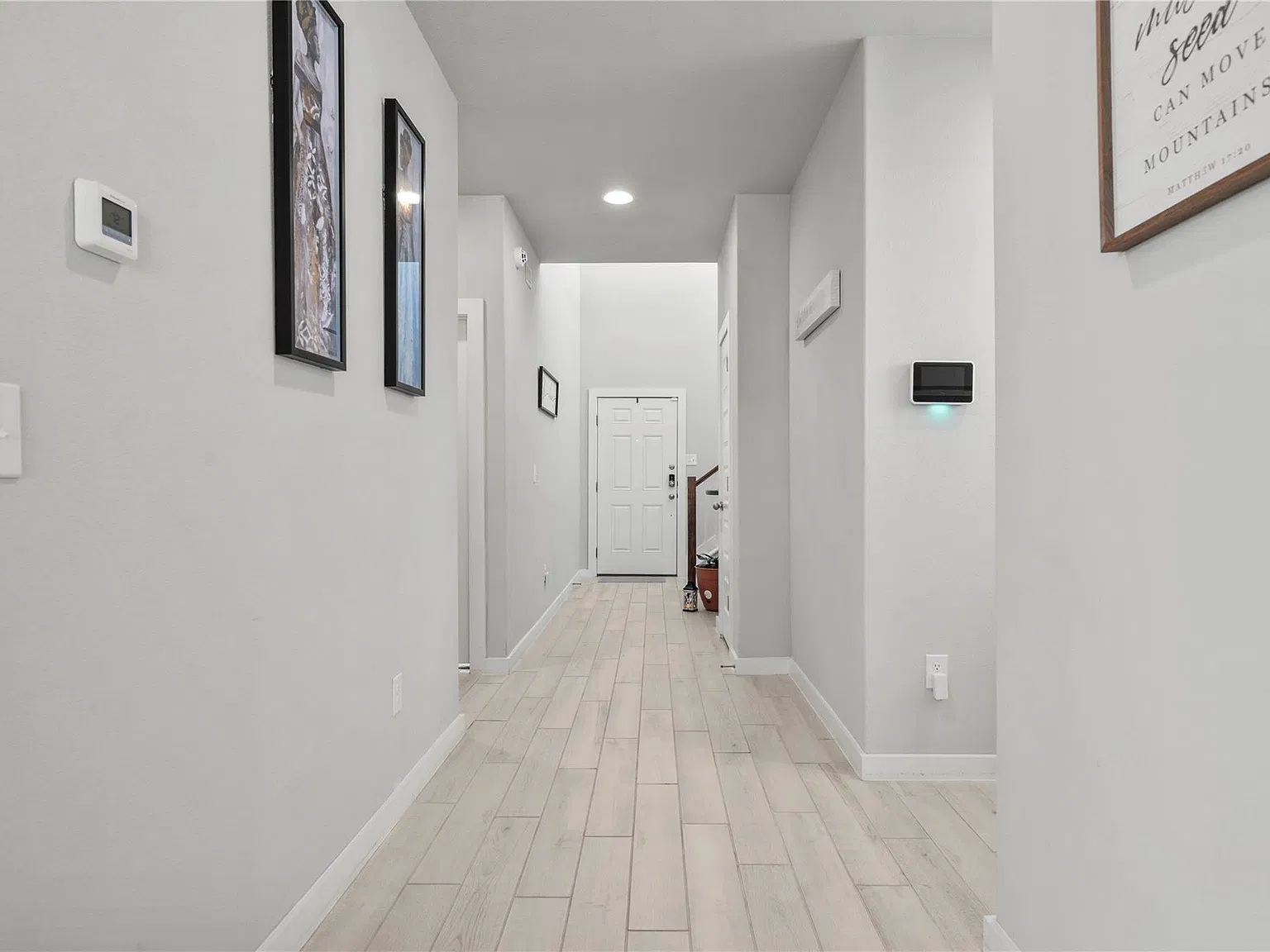 3 bed, 2.0 bath, 1558 sqft, $2,000 — Photo 3