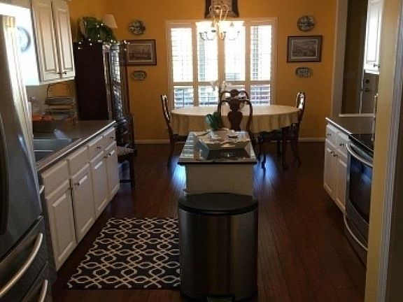 4th image of 905 McAllister Dr