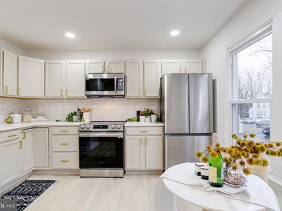 4th image of 3612 Silver Spruce Cir