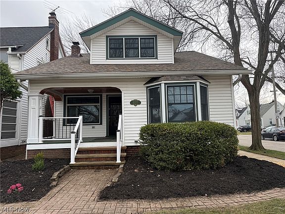 2nd image of 16505 Larchwood Ave