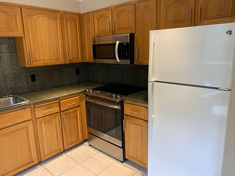 12504 SW Karen St #2 — Photo 3