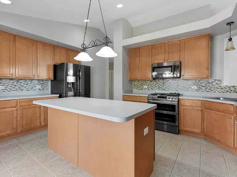 1638 Fredericksburg Ln #1638 — Photo 10