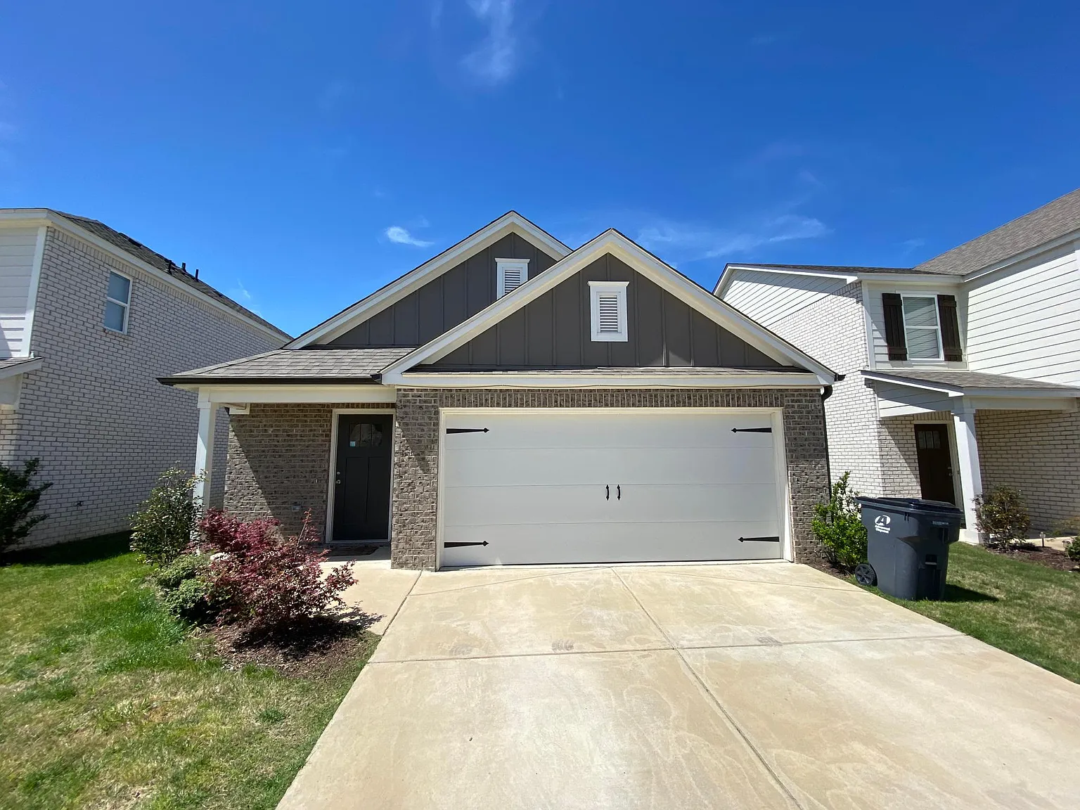 3 bed, 1504 sqft, $3,345 — Photo 1