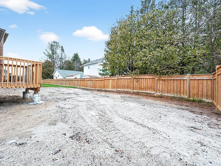 1 Wakefield Blvd — Photo 44