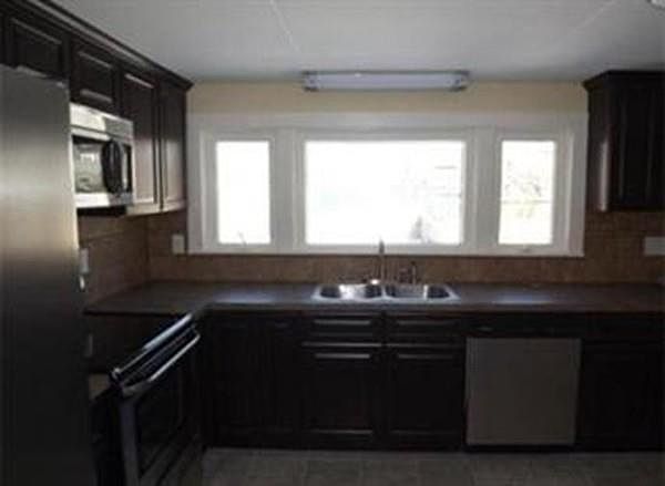 2nd image of 8 Maitland St