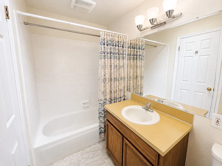 18905 SE 44th Way — Photo 20