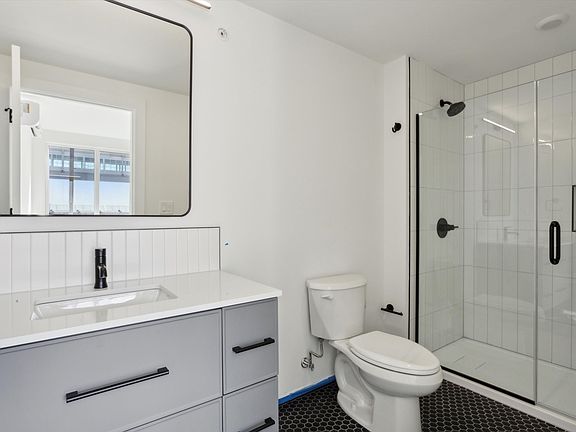 5th image of 828 N 2nd St #304
