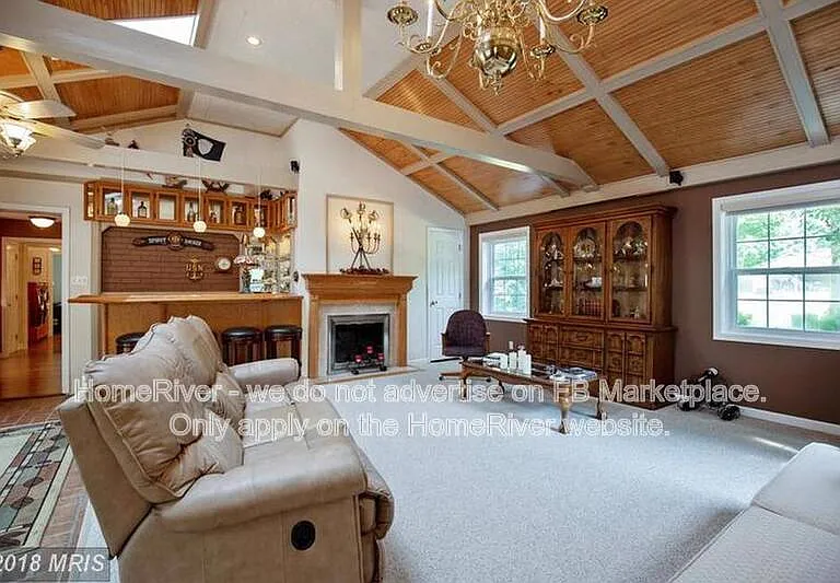 4417 Neptune Dr — Photo 5