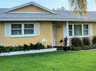 102 9th St, Belleair Beach, FL 33786