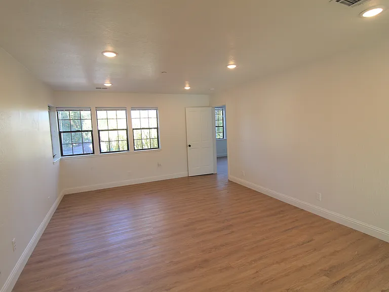 859 Diablo Ave #D — Photo 4