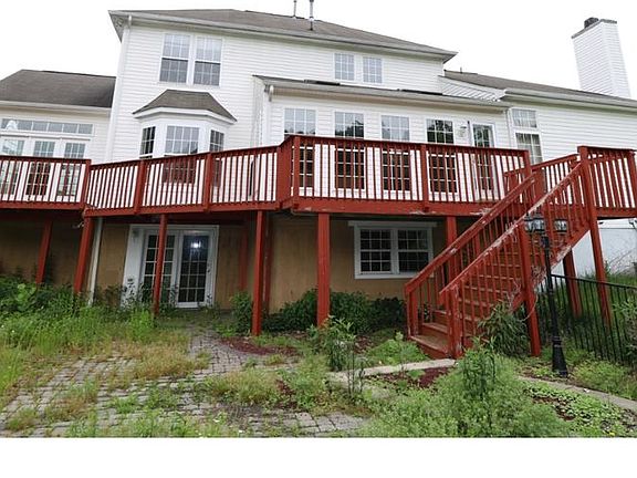 2nd image of 27 Fawn Hollow Ln