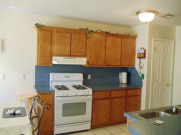 3rd image of 2805 Lindsay Ln