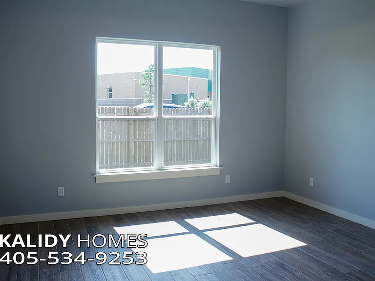 521 Remington Ave — Photo 12