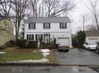 77 Brunswick Rd, Cedar Grove, NJ 07009