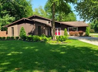 2145 Chestnut Dr, Westlake, OH