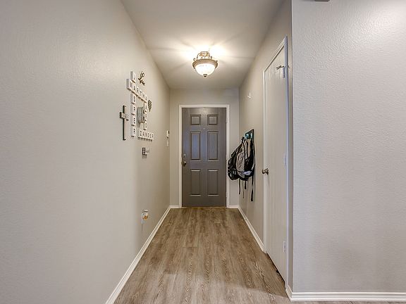 2nd image of 938 Jacobs Crossing Ct