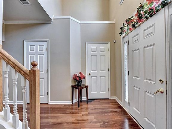 5th image of 2390 Walnut Grove Way