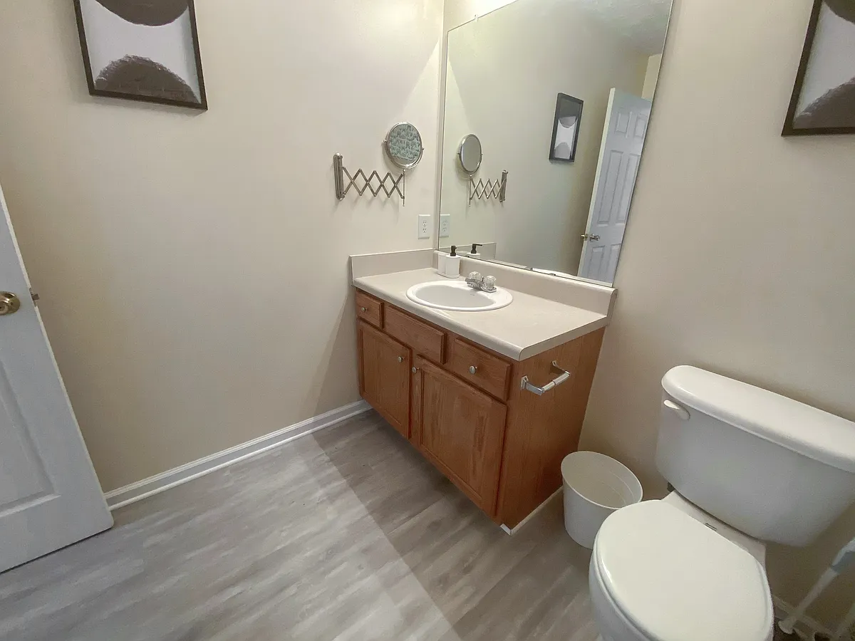 Building Photo - Abram Ln