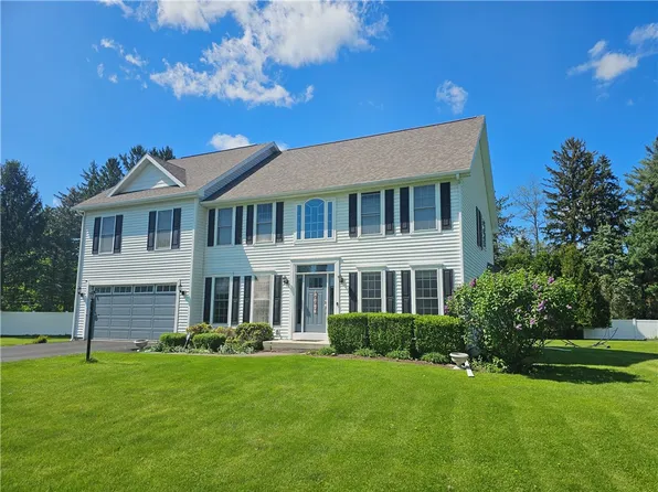 1 Woodsview Dr, Elmira, NY 14903